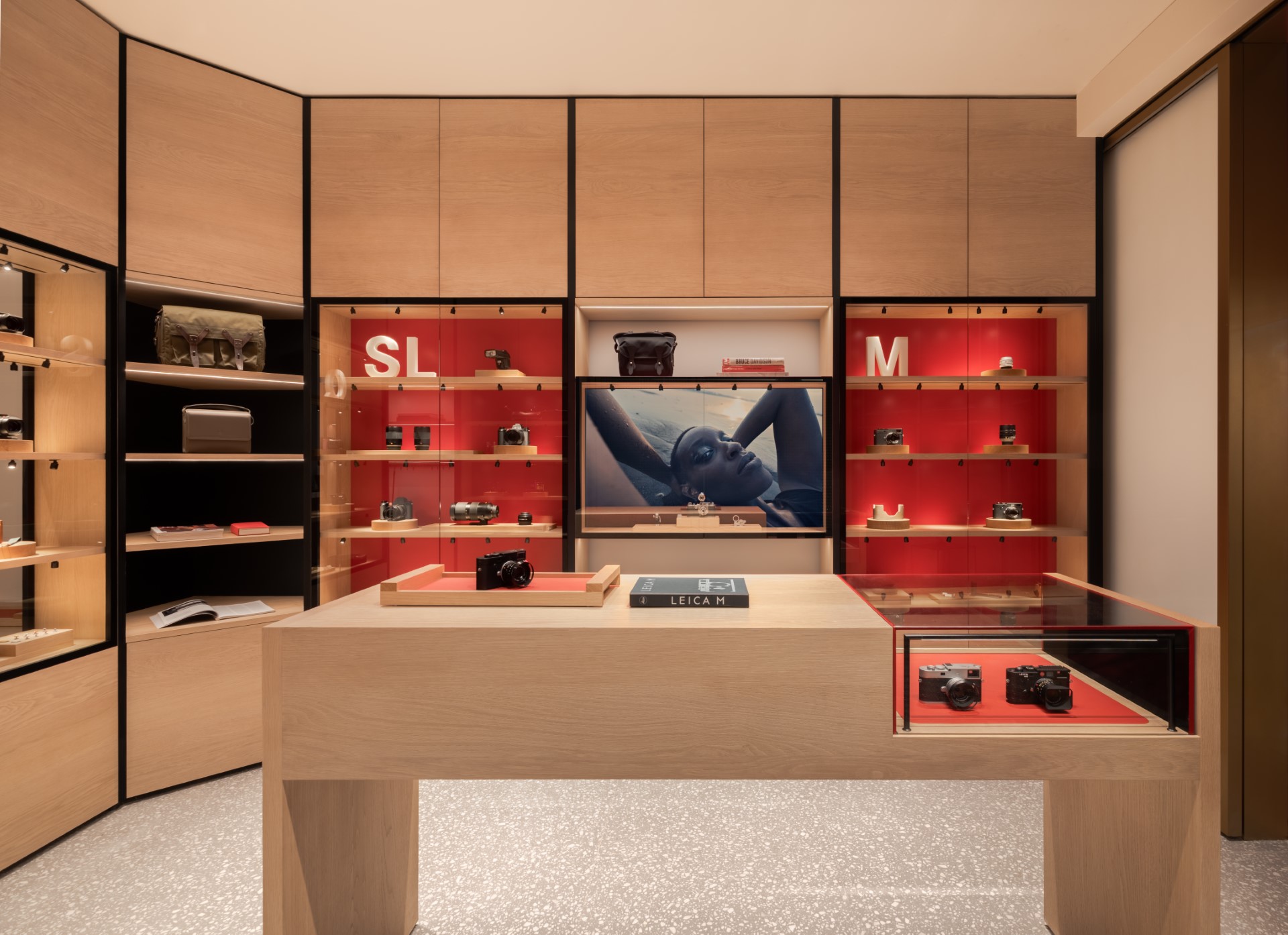 Leica Store ION Orchard