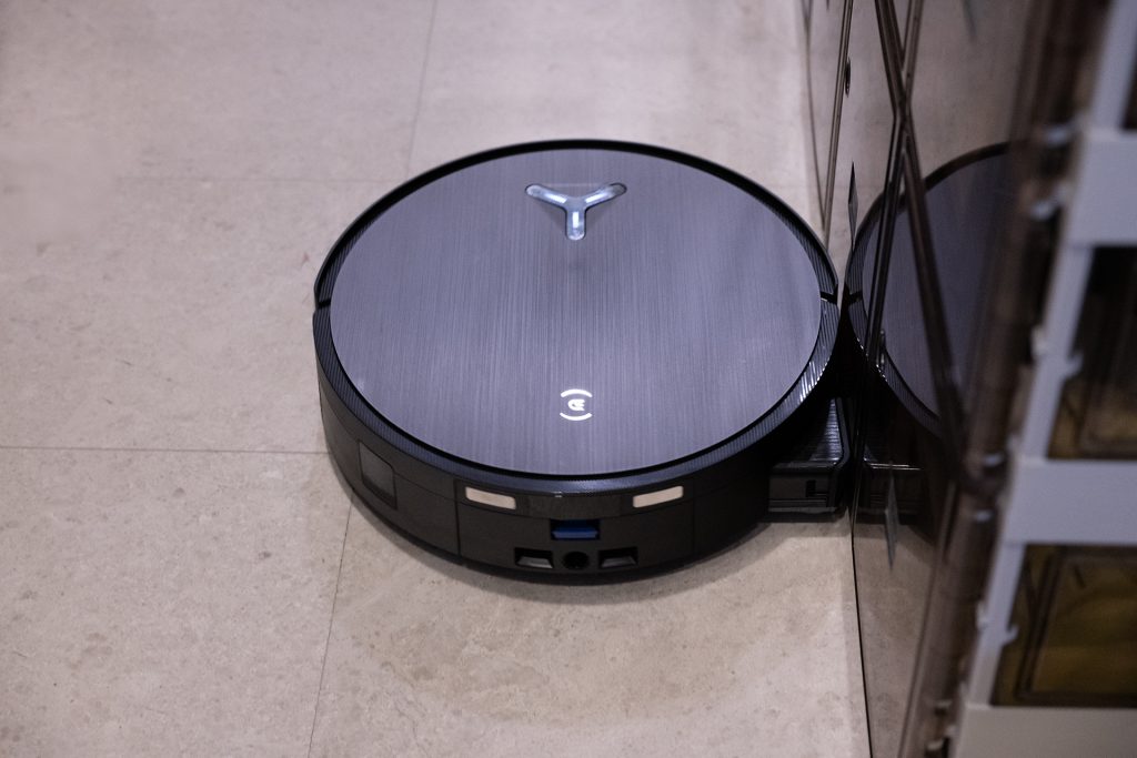 ECOVACS DEEBOT X11 OMNICYCLONE with Truedge 3.0