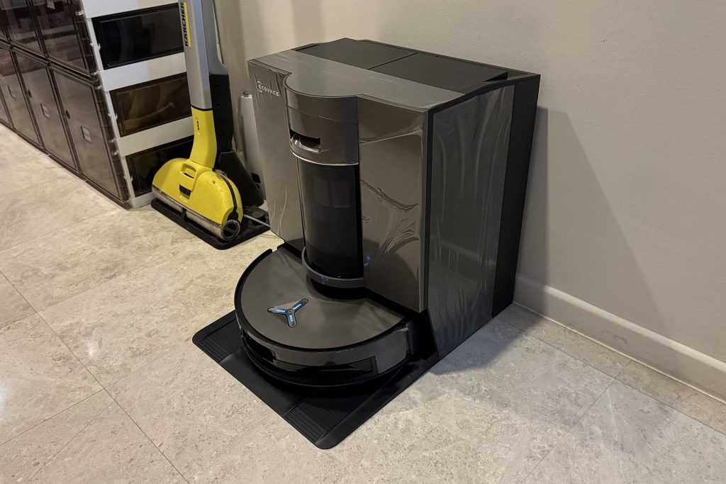 ECOVACS DEEBOT X11 OMNICYCLONE