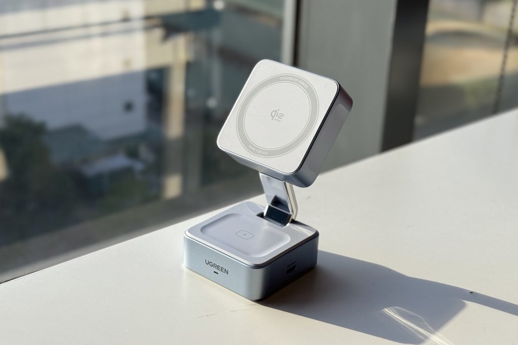 UGREEN MagFlow 2-in-1 Magnetic Wireless Charger (25W)