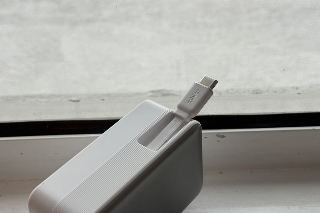 Anker Nano Power Bank Retractable cable
