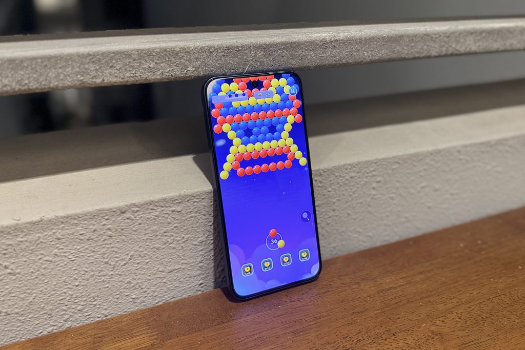 OPPO A6 Pro 5G screen