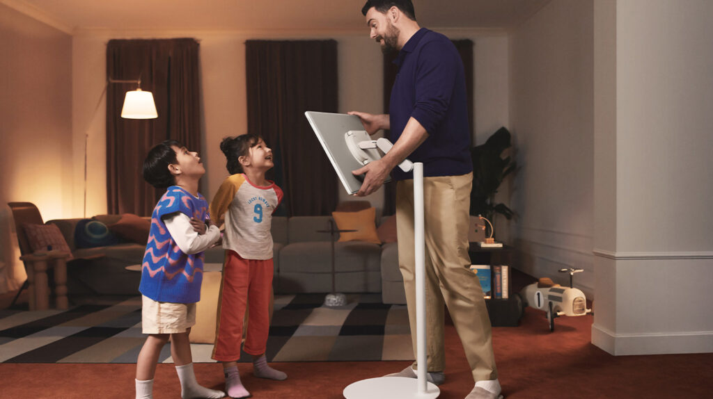 Samsung The Movingstyle portable touchscreen display