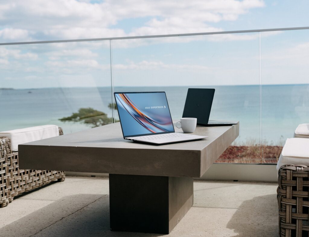 ASUS Expertbook Ultra