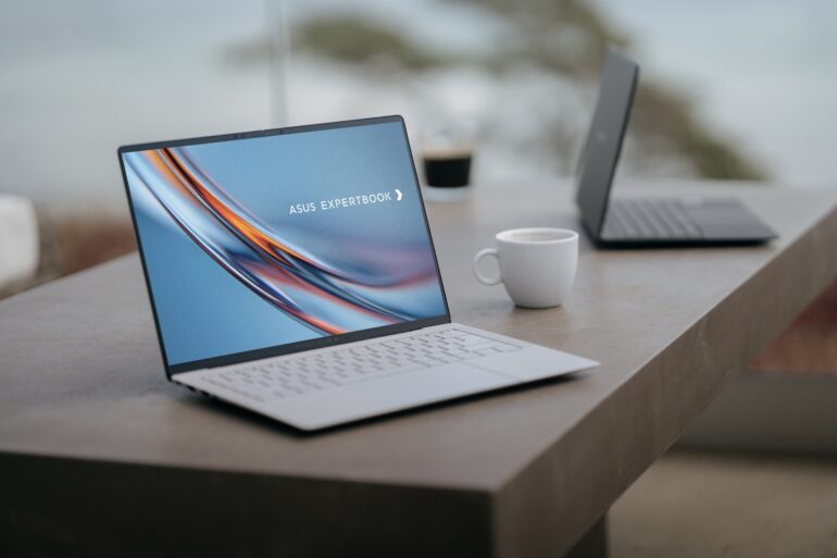 ASUS Expertbook Ultra