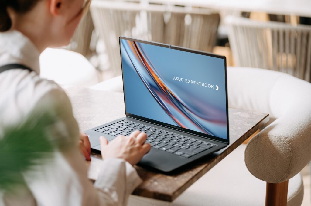 ASUS Expertbook Ultra