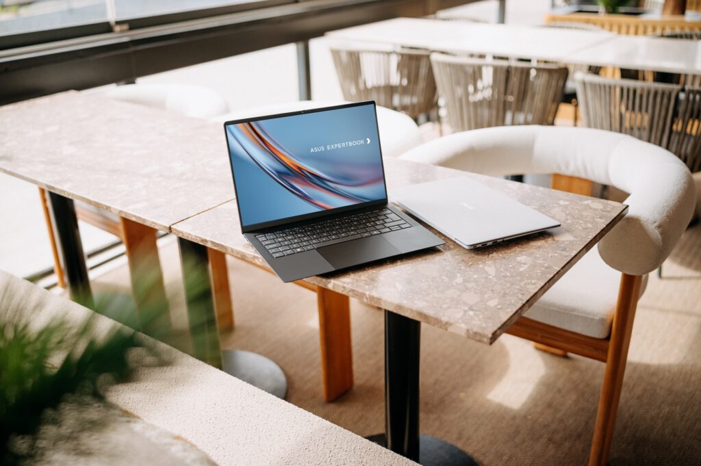 ASUS Expertbook Ultra