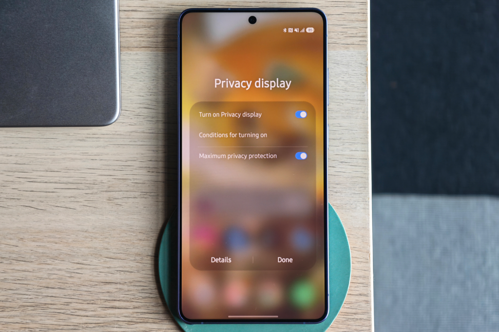 The Samsung Galaxy S26 Ultra Privacy Display toggles