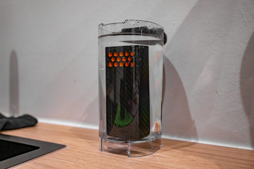 NITECORE Carbo 20 in water