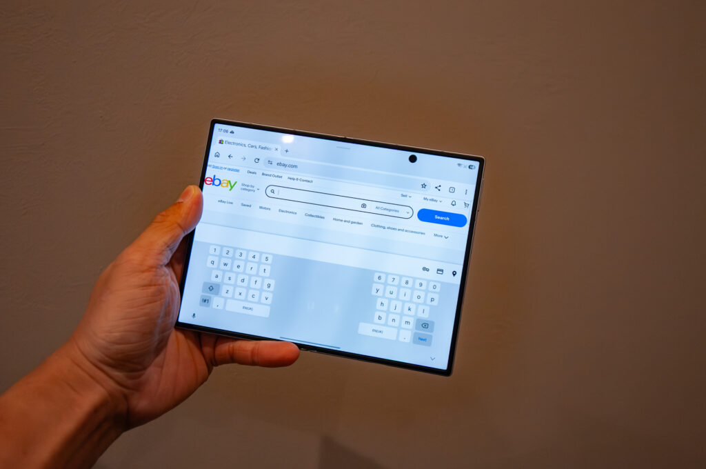 Samsung Galaxy Z Fold 8