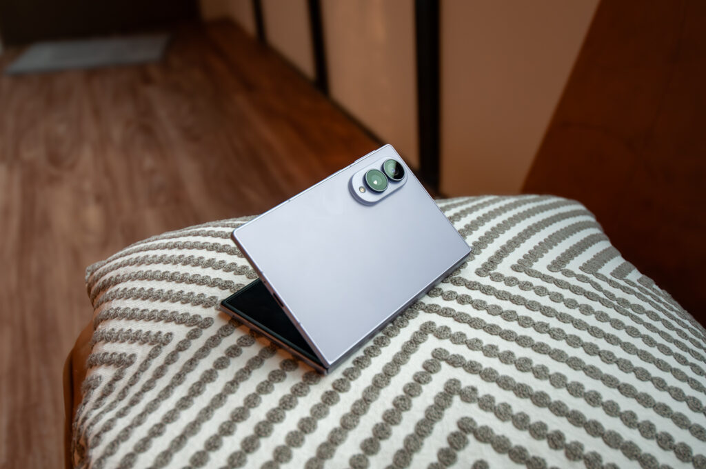 Samsung Galaxy Z Fold 8